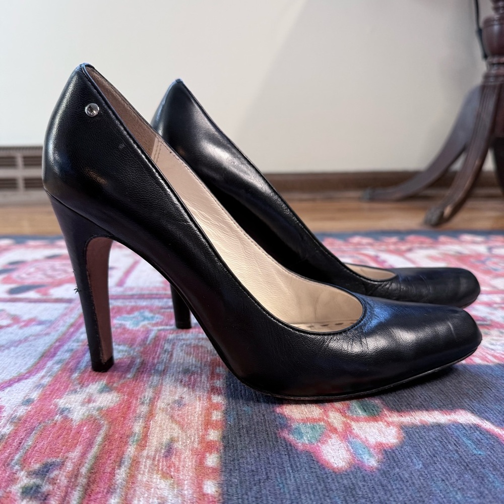 Classic Black leather Coach Pump size 37.5